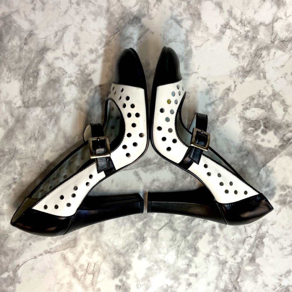 Guess by Marciano vintage retro black & white holes vintage 1930s style pumps - Picture 5 of 9